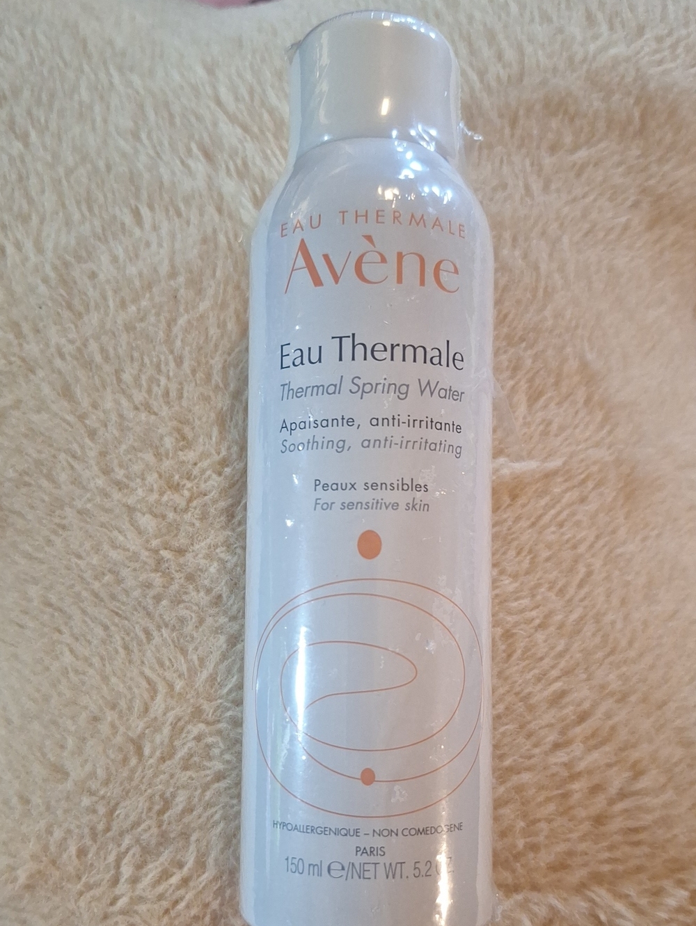 Avène Eau Thermale Thermal Spring Water Spray - White with Peach Accents